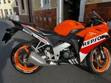 Honda CBR 125R | Top gepflegt | Viel Zubehör - HONDA CB 125 T
