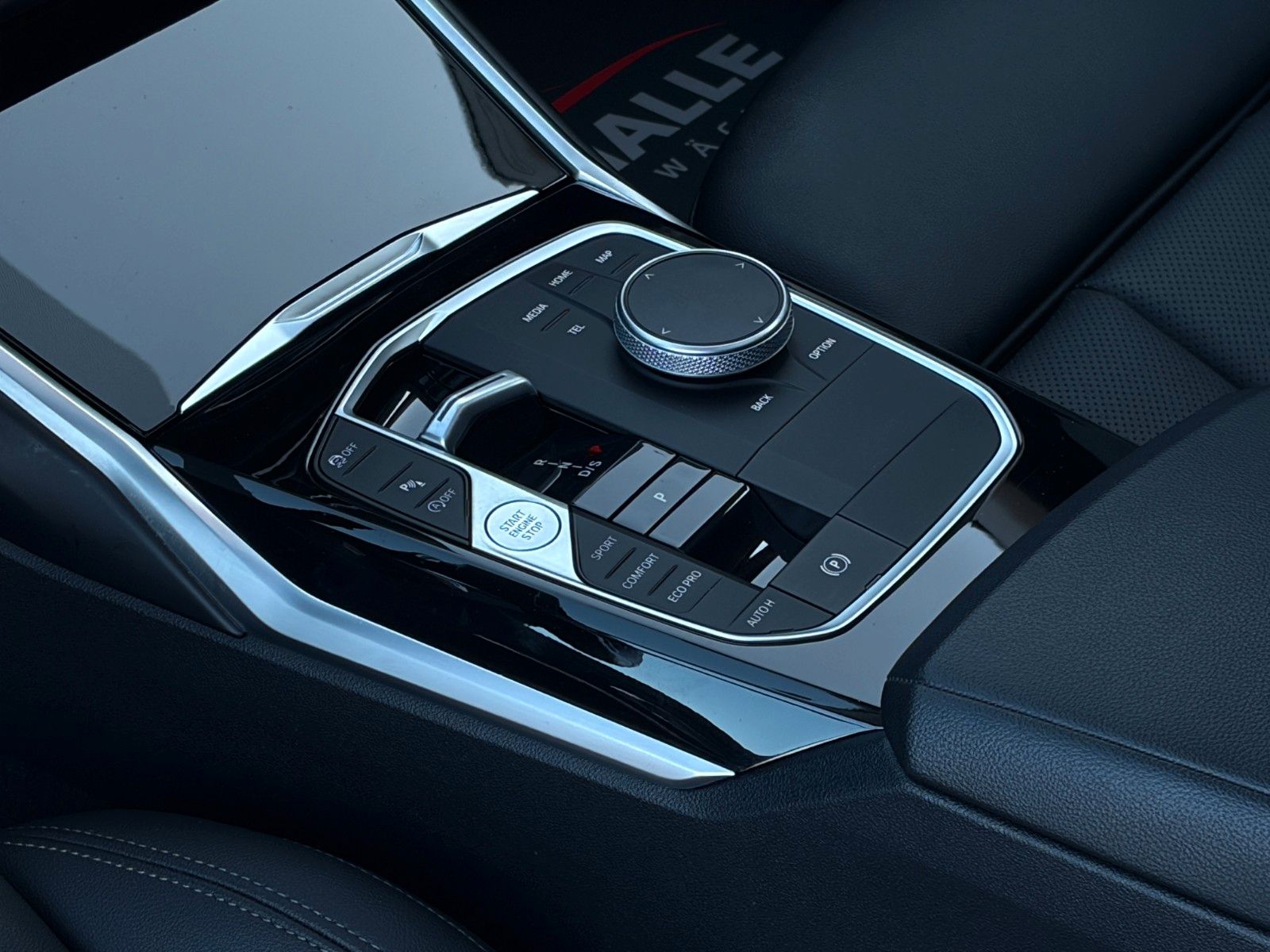 Fahrzeugabbildung BMW 330i Touring LEDER AKUSTIK PANO LED HiFi CarPlay