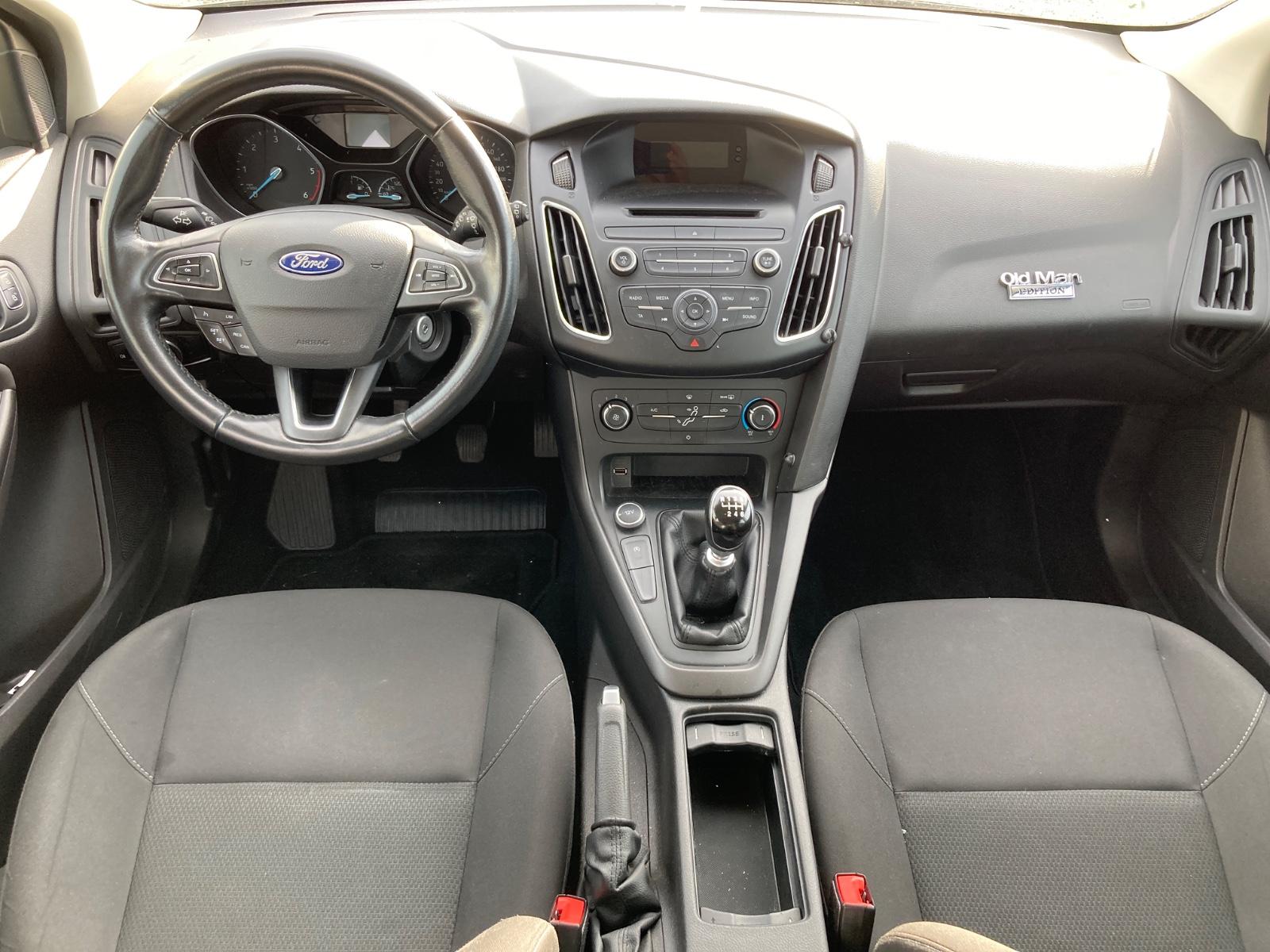 Ford Focus 2015 — photo 13