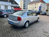 Opel Vectra 2.2 16V Elegance - Opel Vectra mit Benzin-Antrieb: Limousine, 2.2