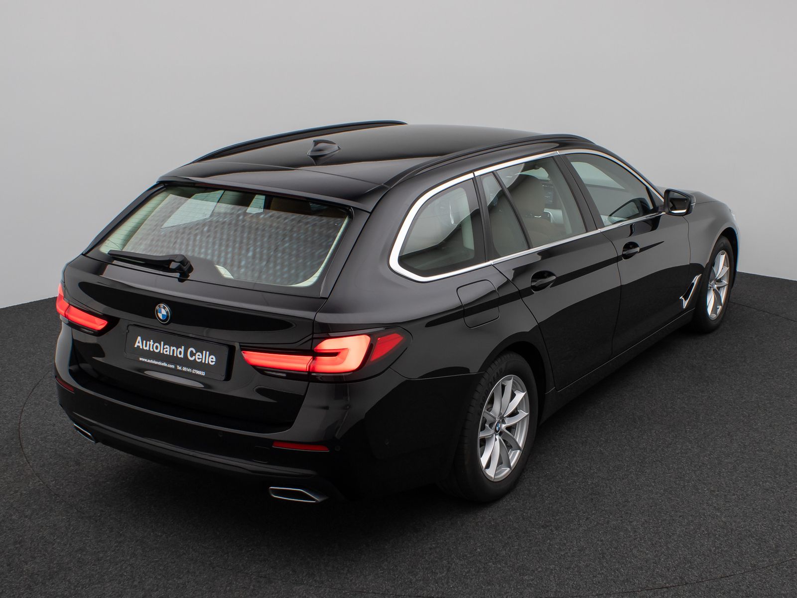 Fahrzeugabbildung BMW 540i xD Laser HUD DAB HiFi AHK Komfort Alarm