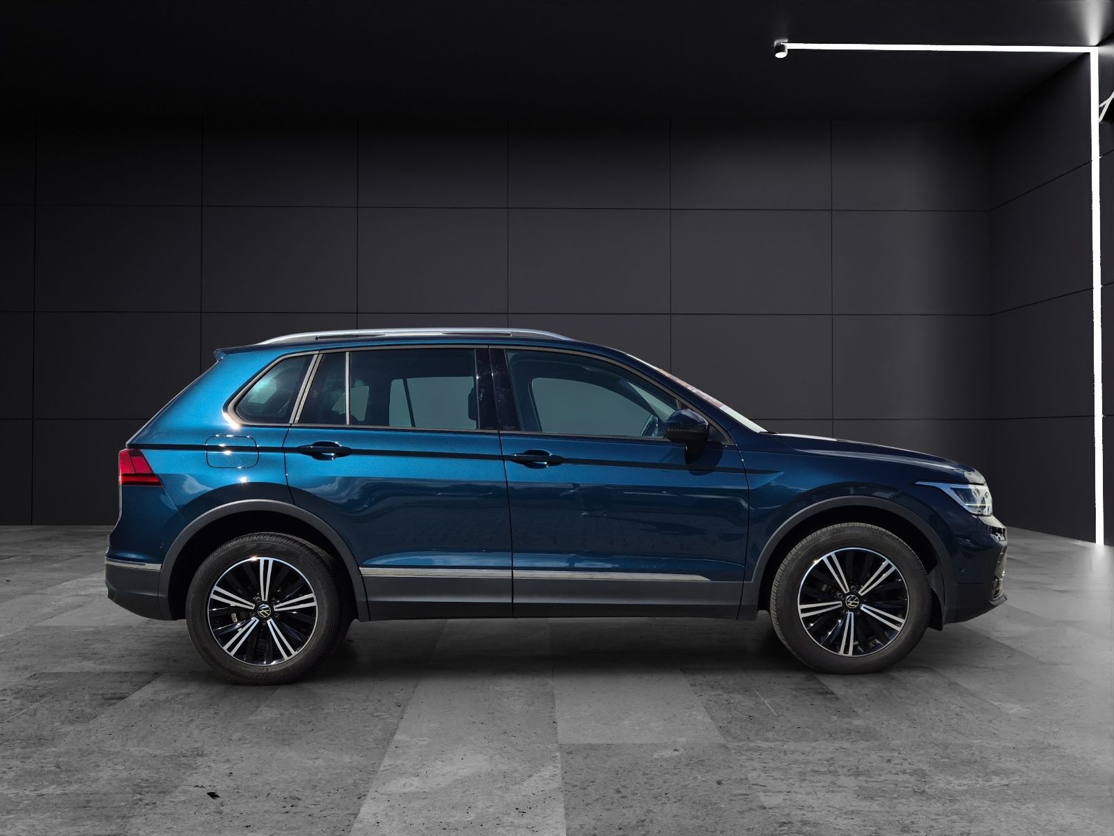 Fahrzeugabbildung Volkswagen Tiguan TDI Life DSG 4M LED AHK Navi ACC SHZ Park