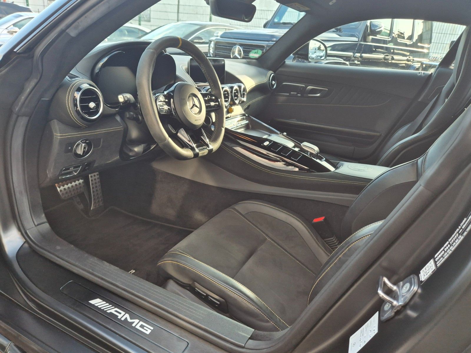 Fahrzeugabbildung Mercedes-Benz AMG GT R Designo Magno/Carbon/Burmester/1A