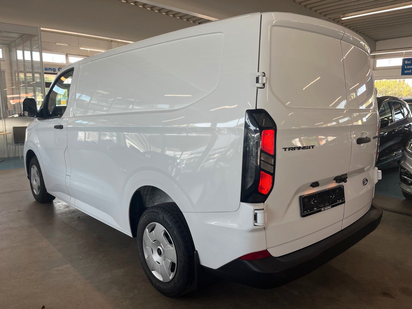Fahrzeugabbildung Ford Transit Custom L1 TREND LED NAVI CAM ACC SHZ uvm