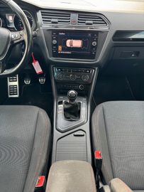 Volkswagen Tiguan - 10