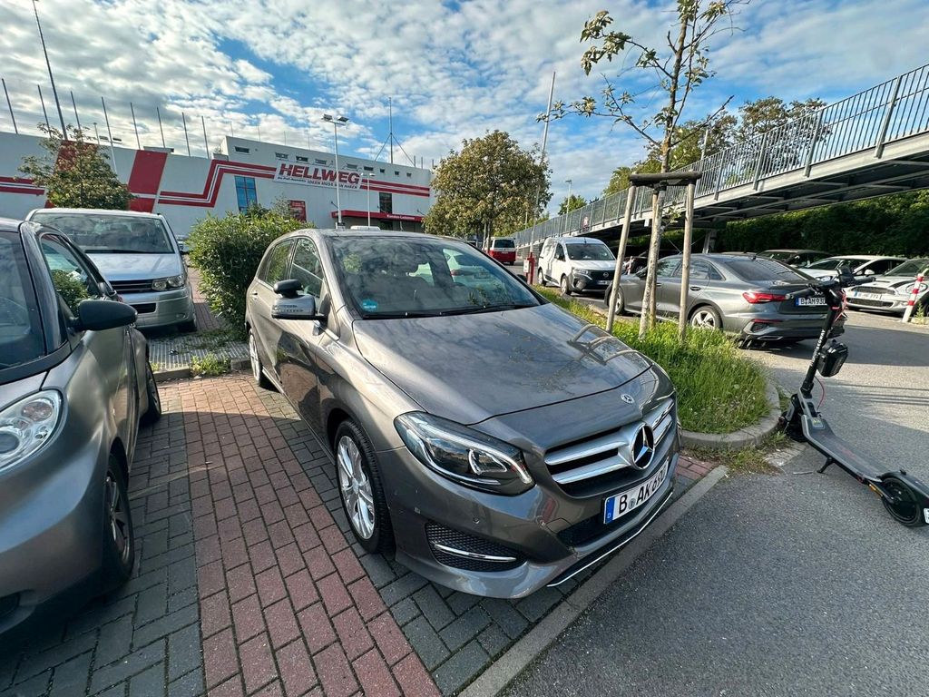 Image of Mercedes-Benz B 180