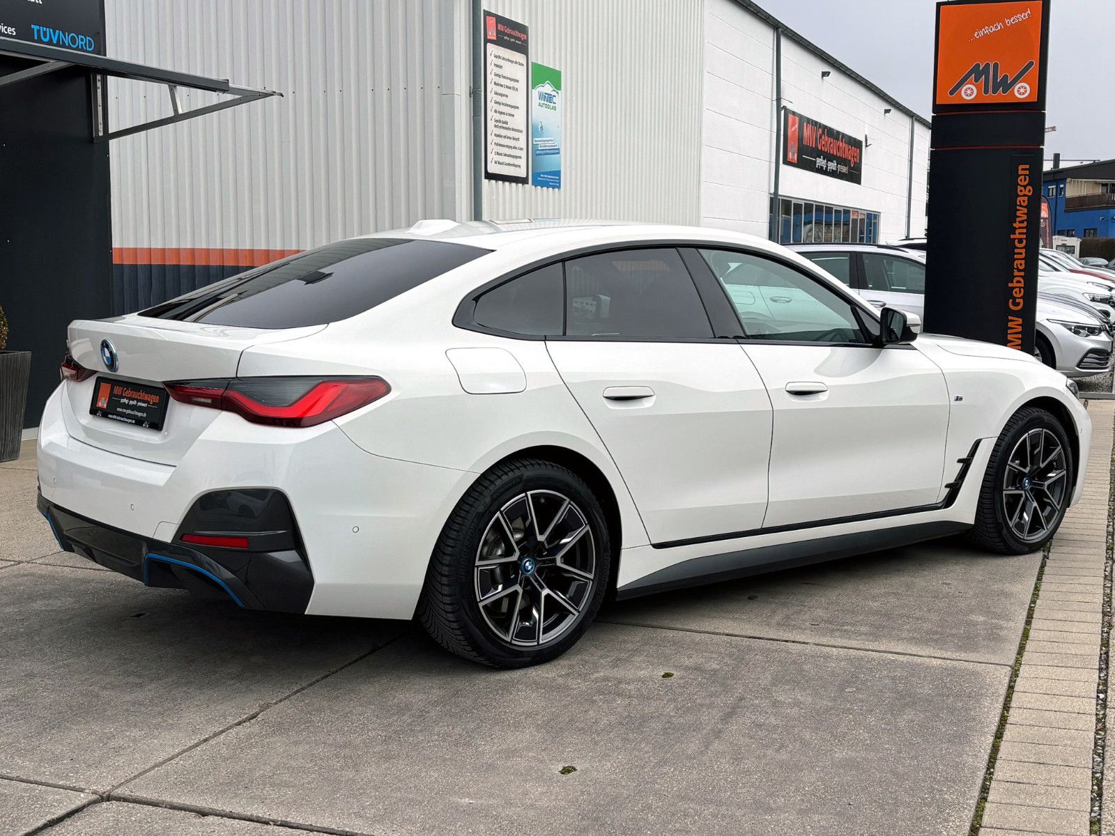 Fahrzeugabbildung BMW i4 eDrive40 Gran Coupe M-Sport LED AHK KAM ACC