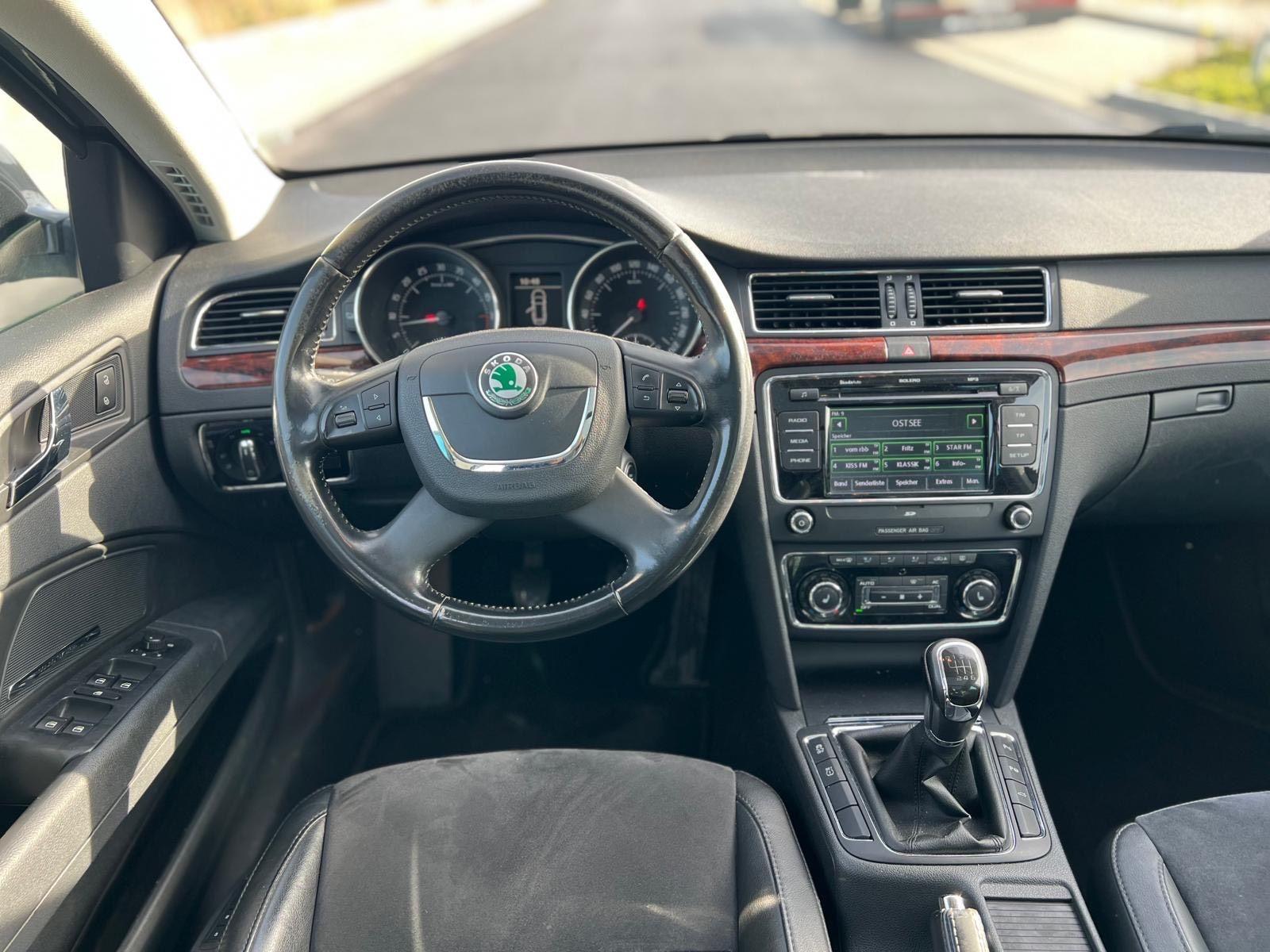 Skoda Superb 2012 — photo 11