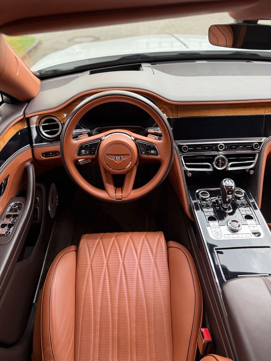 Bentley Flying Spur V8 Naim VOLL EXCLUSIV INDIVIDUAL foto 24