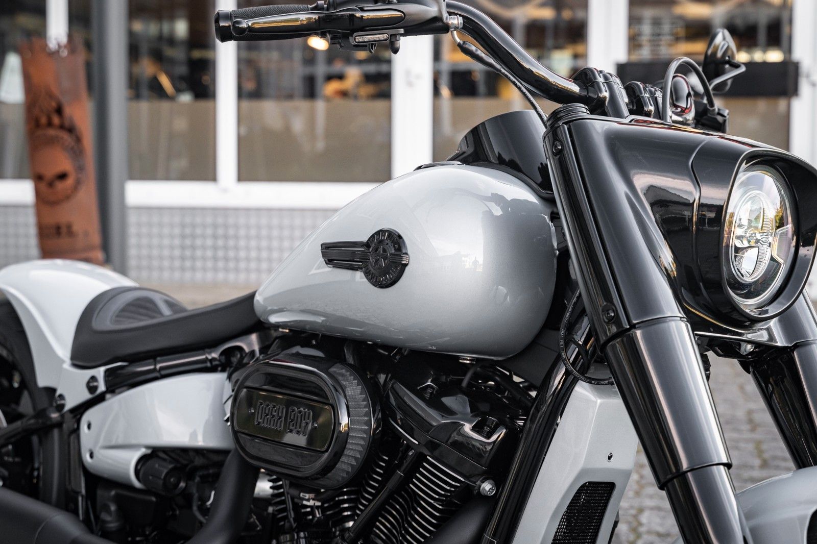 Fahrzeugabbildung Harley-Davidson SILVER DARK FAT BOY FLFBS 114 MY24 - JEKILL&HYDE