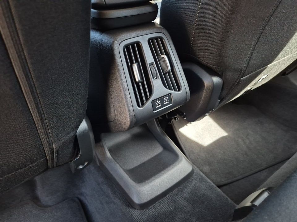 BMW 223 Active Tourer - Bild 15