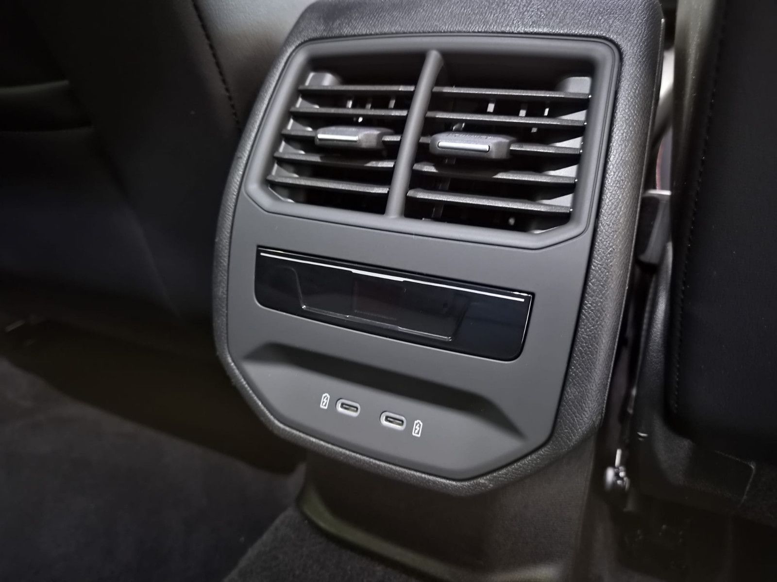 Fahrzeugabbildung CUPRA Leon Sportstourer / NAVI / KAMERA / T-LEDER