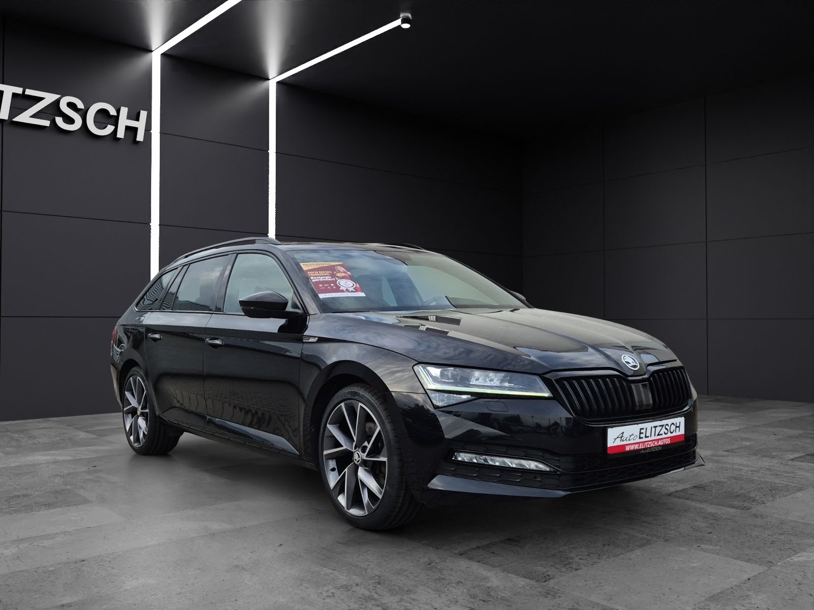 Fahrzeugabbildung SKODA Superb Combi TDI Sportline DSG 4x4 Matrix AHK Na