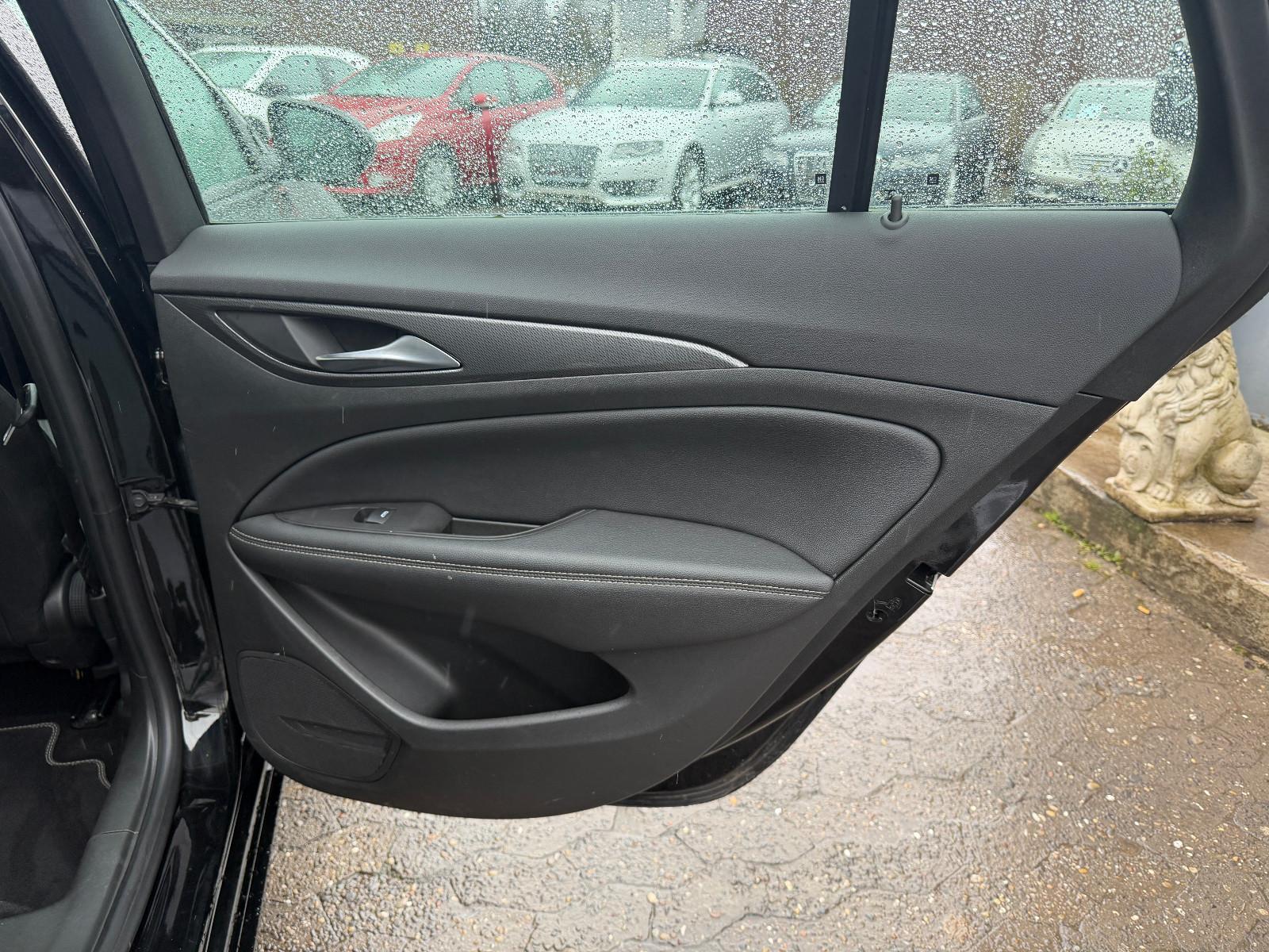 Opel Insignia B 1.5 CDTi Edition Navi LED SHZ PDC AHK