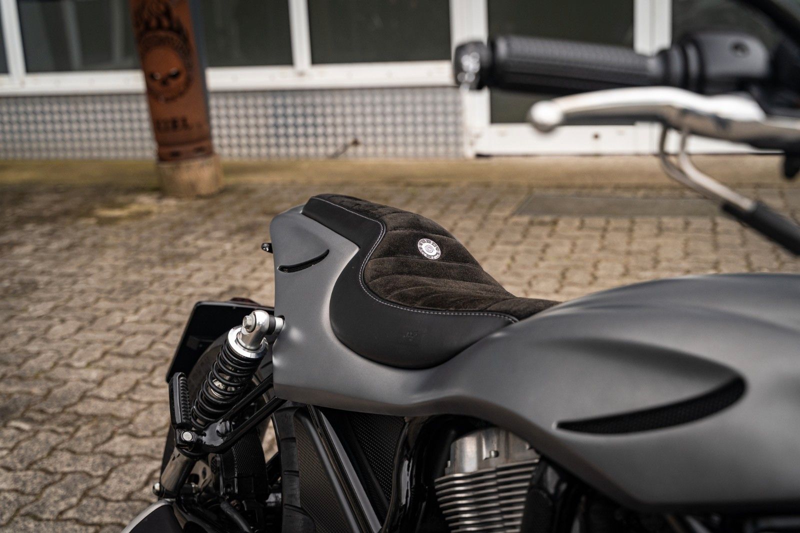 Fahrzeugabbildung Harley-Davidson VRSCR Street-Rod - Jack Lomaxx Custom Umbau