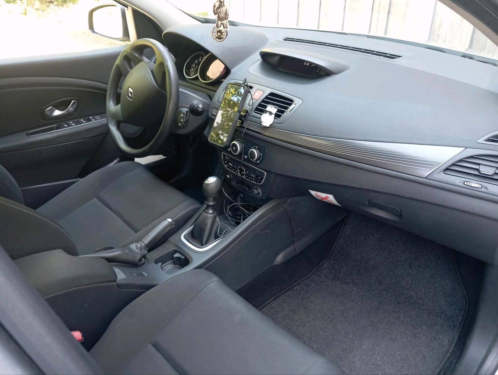 Renault Megane 2010 — interior