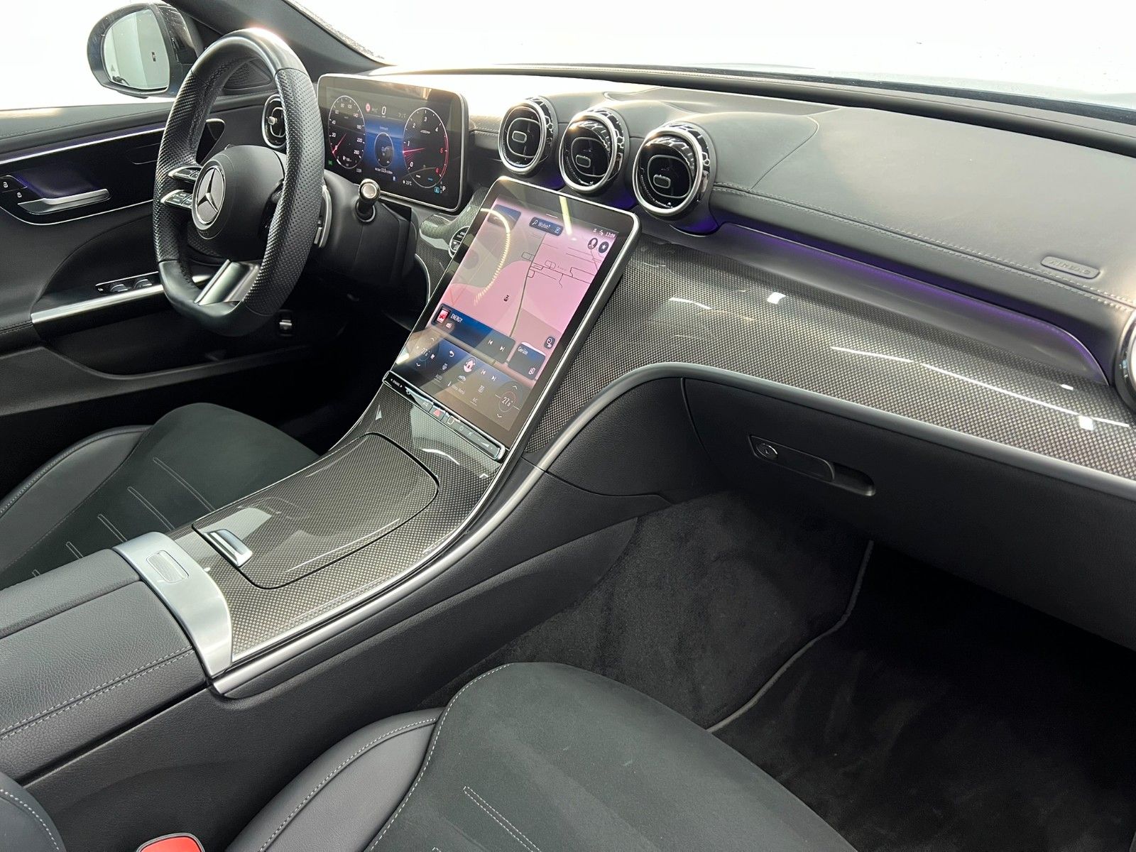 Fahrzeugabbildung Mercedes-Benz C 220 d Lim. AMG-LINE/LED/AHK/AMBI+/DISTRONIC+