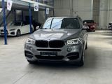 BMW X5 M50d Sport-Aut.///M SPORT/HARMAN/KAMERA/HUD/ - BMW X5 M50 aus 2017
