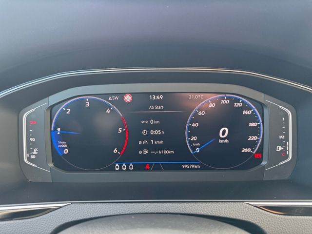 Fahrzeugabbildung Volkswagen Passat Variant Business 2.0 TDI R-Line Klima LED