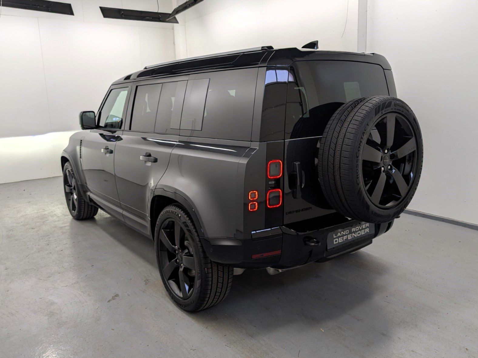 LAND ROVER Defender  D250 X-Dynamic SE AHK Pano – Bild 2