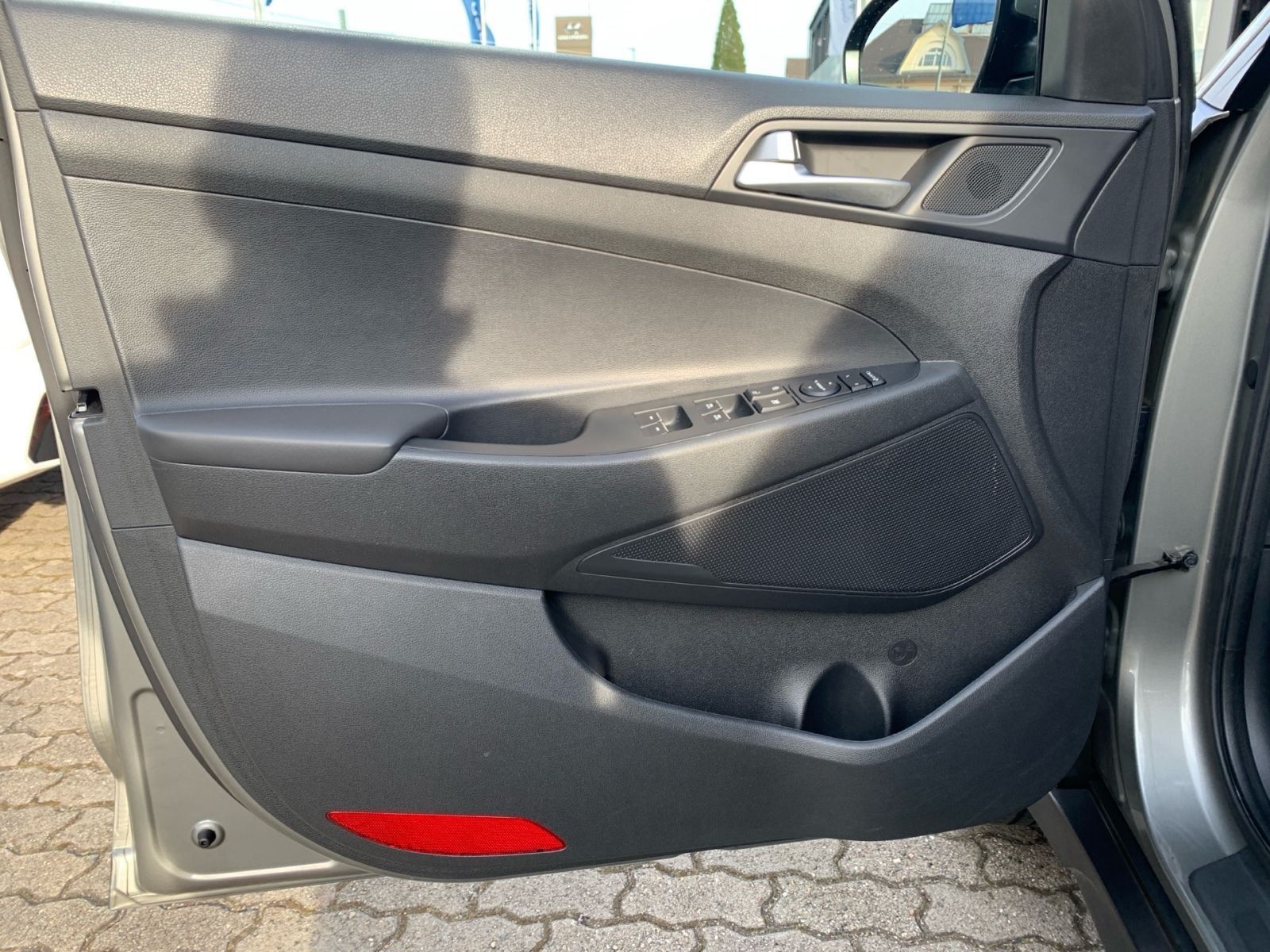 Fahrzeugabbildung Hyundai TUCSON 1.6 Advantage Navi 8x bereift