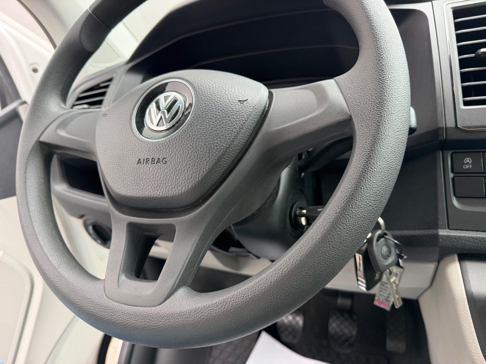 Volkswagen T6 2.0 TDI 9-SITZER Klima PDC AHK 1.Hand 69000km