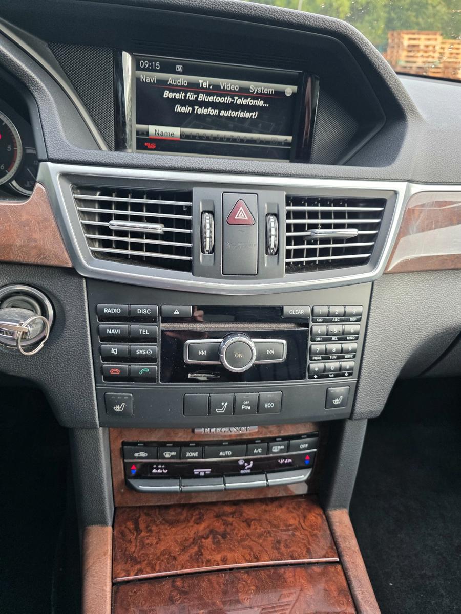 Mercedes-Benz E250 2012 — photo 19