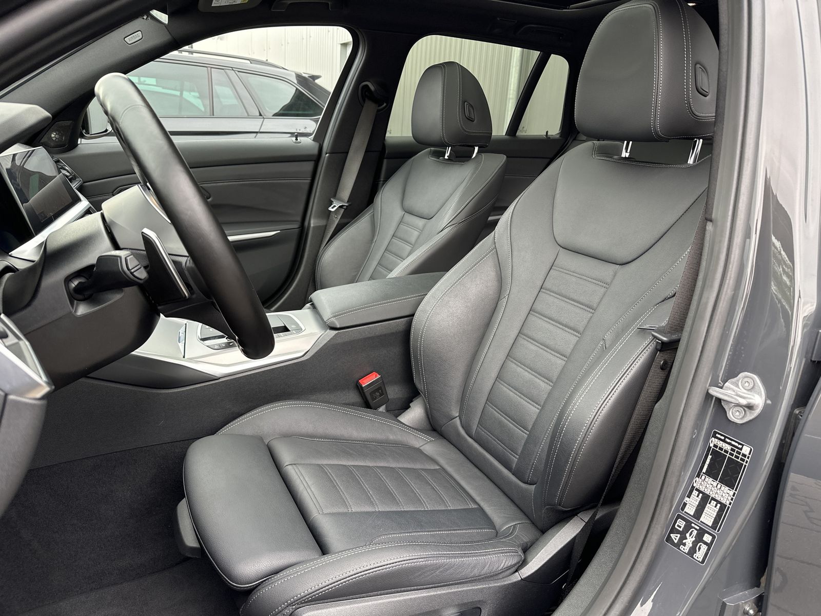 Fahrzeugabbildung BMW M340d Touring xDrive NAV+LASER+PANO+360°+HEAD-UP
