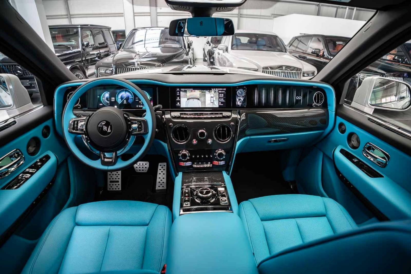 Rolls-Royce Cullinan BRABUS 700 / Black Badge / Mod. 2026