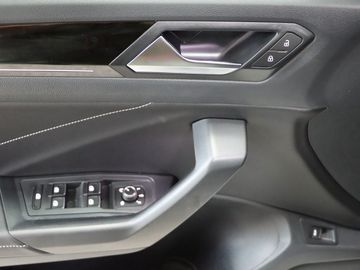 Volkswagen T-Roc 1.5 DSG R-Line Black AHK Pano Matrix Kame.