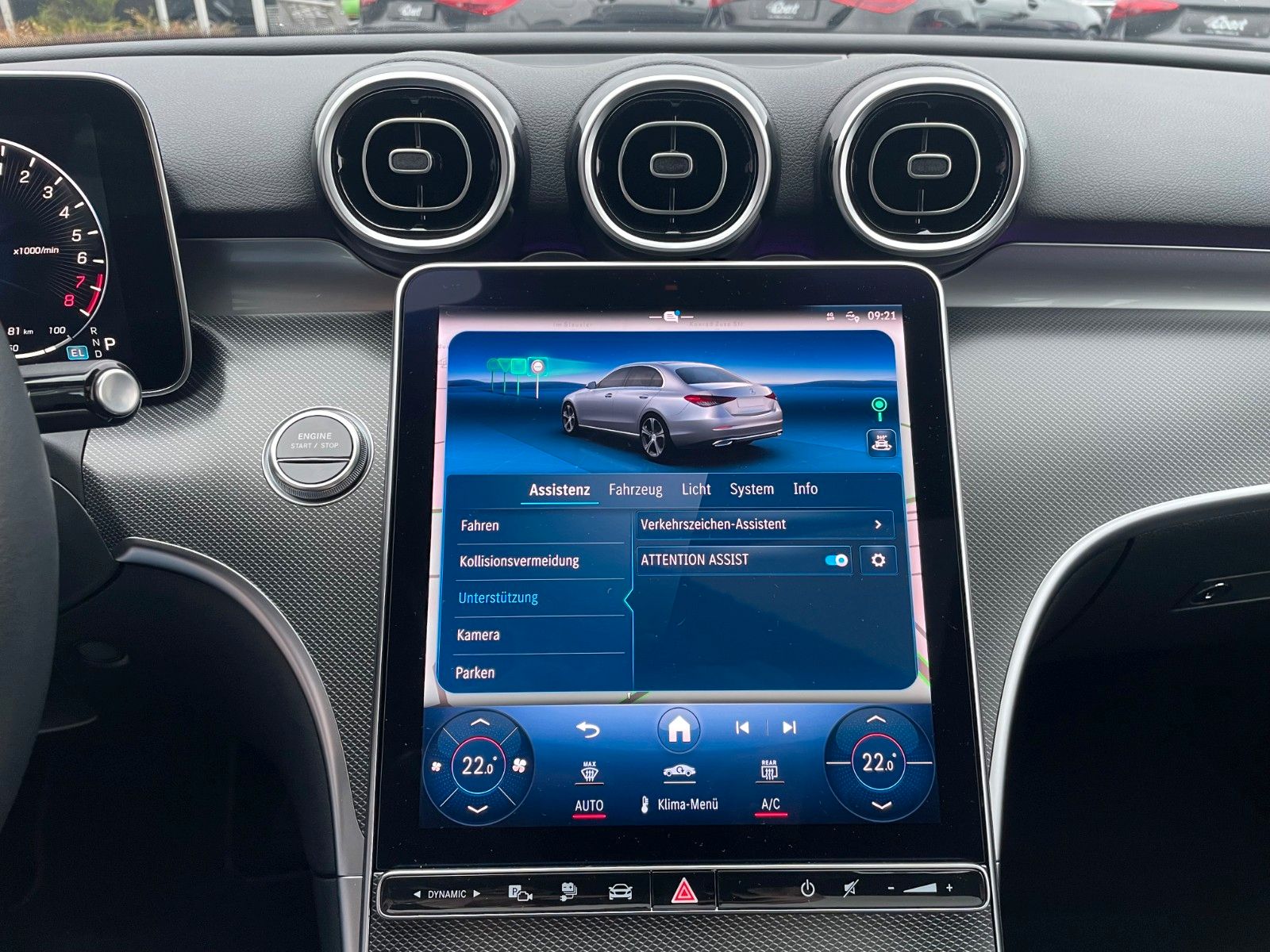 Fahrzeugabbildung Mercedes-Benz C 300 e Avantgarde Digital+S-Dach+AHK+Distr+