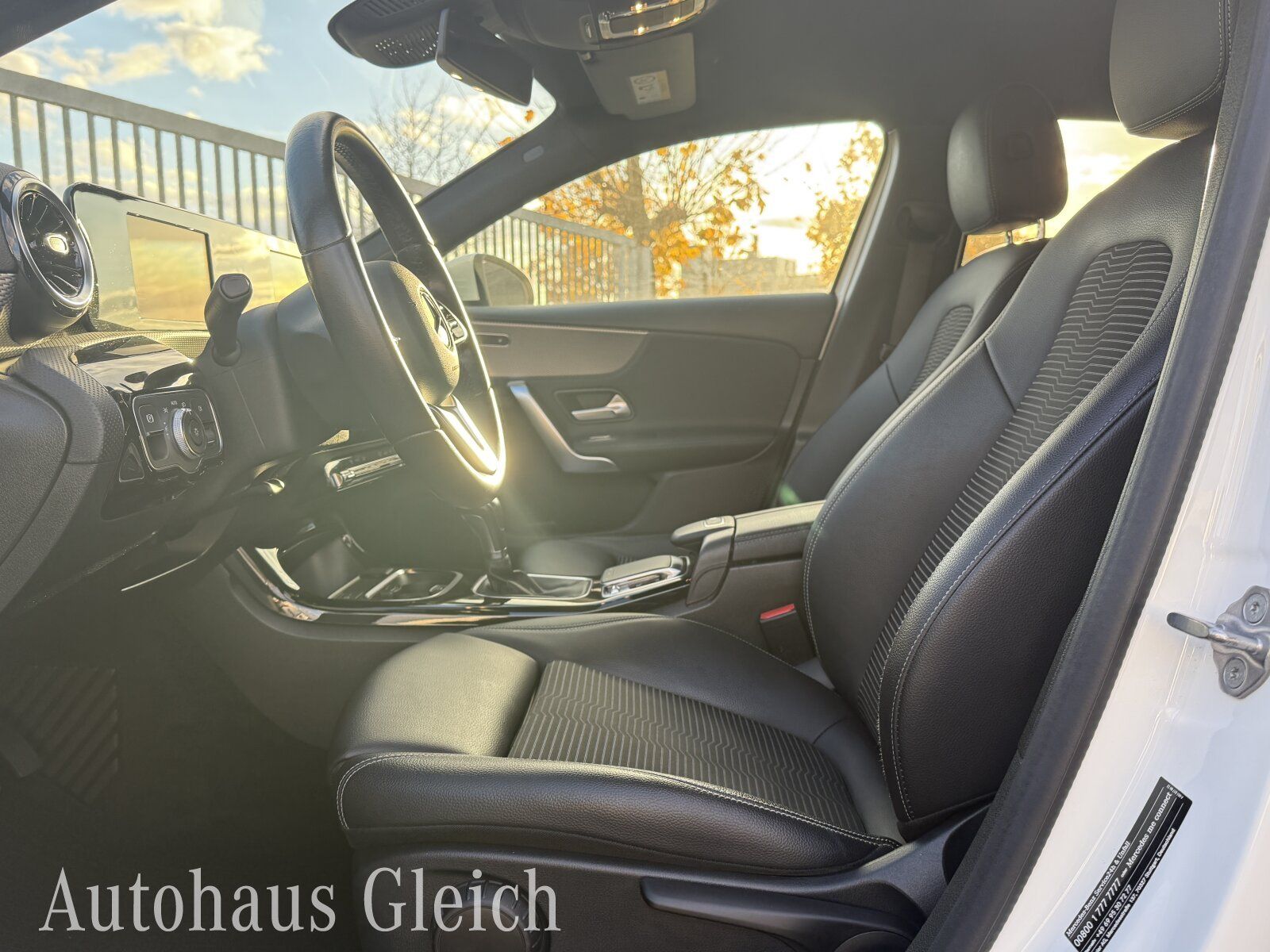 Fahrzeugabbildung Mercedes-Benz A 180 Progressive (EURO 6d-TEMP) Navi/Klima/LED