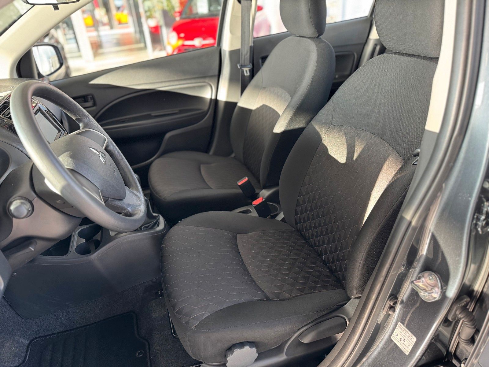 Fahrzeugabbildung Mitsubishi Space Star 1.2 Select "Klima Allwetterreifen"