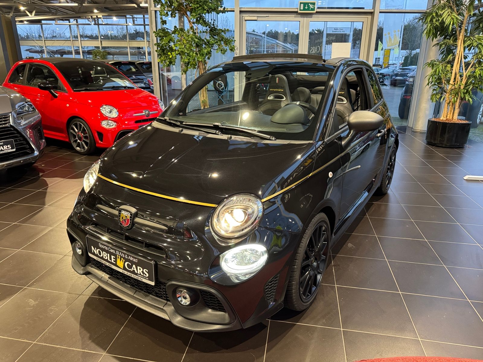 Fahrzeugabbildung Abarth 595C  Scorpioneoro Turismo - 2000 Stk weltweit!