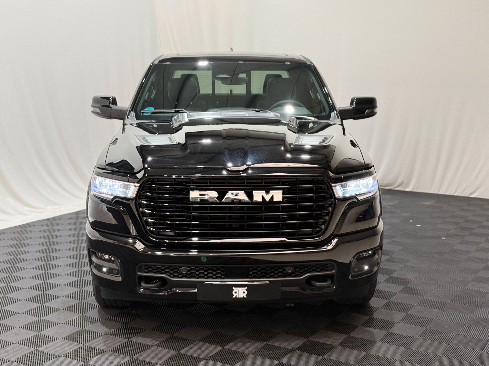 Fahrzeugabbildung Dodge RAM 1500 Laramie Sport MY25 *LPG,REVOLVER,AHK*