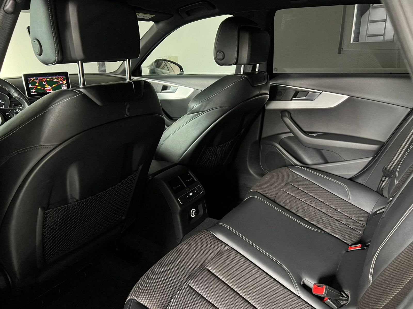 Fahrzeugabbildung Audi A4 Avant S-LINE SPORT PLUS/MASSAGE/MATRIX/VIRCO