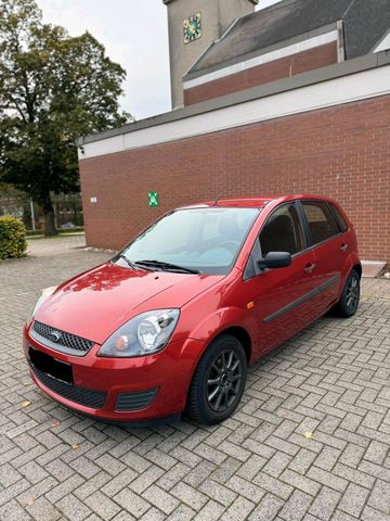 Ford Fiesta TÜV 02/2026 aus 2 Hand/Alufelgen