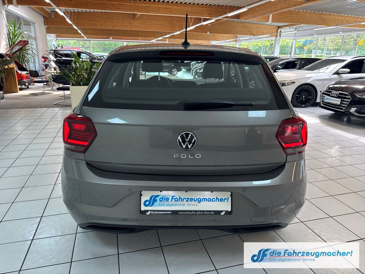 Fahrzeugabbildung Volkswagen Polo VI Comfortline 1.0 TSI EU6d ACC Musikstream