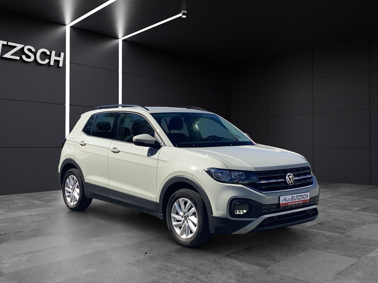 Fahrzeugabbildung Volkswagen T-Cross Life Navi Climatronic PDC SH LM