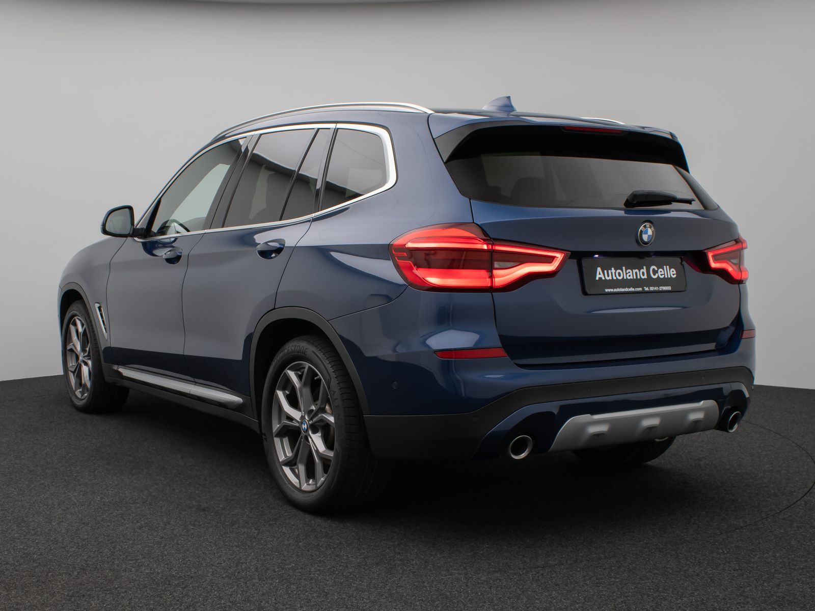 Fahrzeugabbildung BMW X3 xD20d xLine Kamera Panorama DAB HUD HiFi AHK