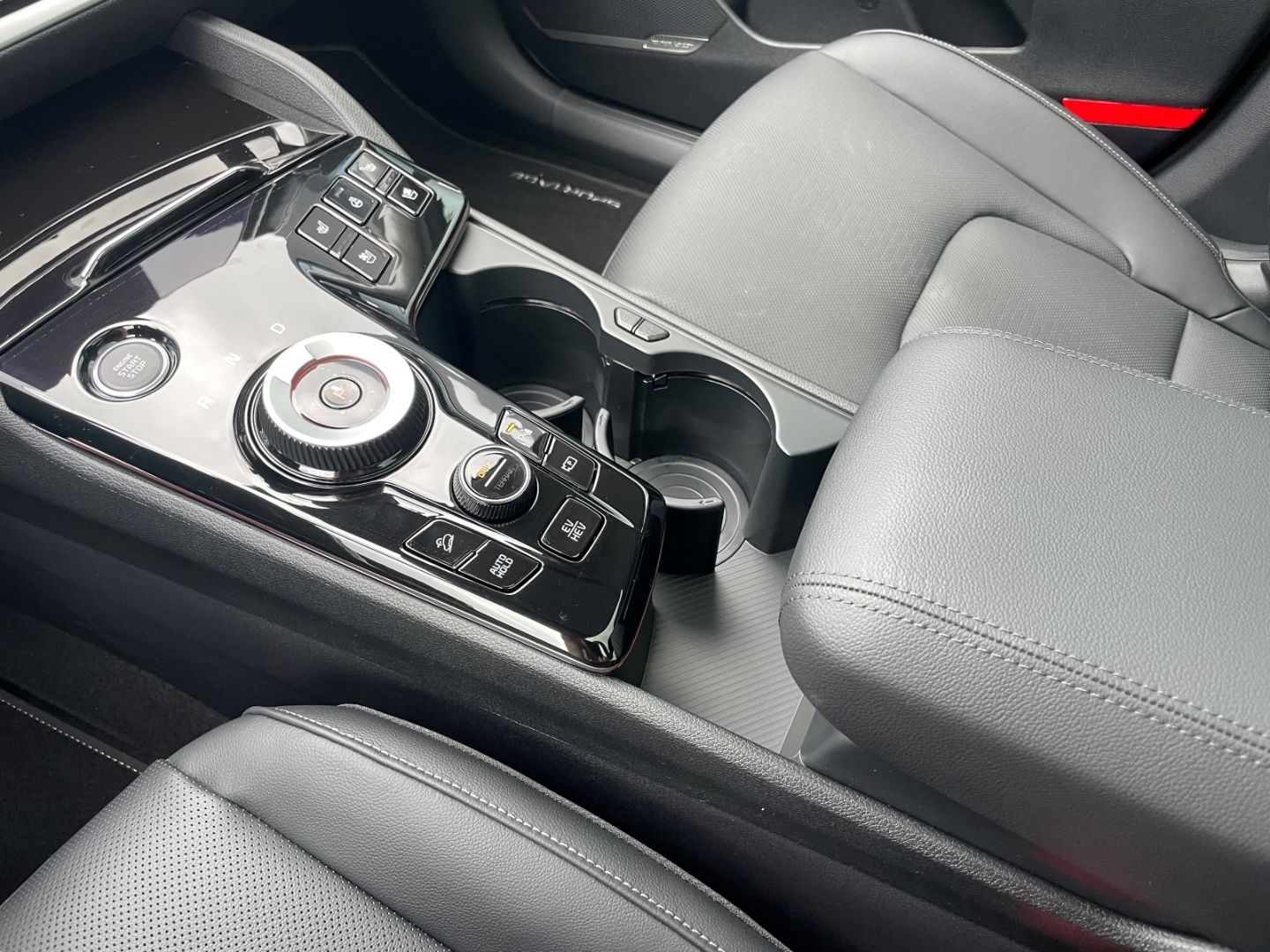 Fahrzeugabbildung Kia Sportage Plug-in Hybrid 4WD 360Kamera LED Panoda