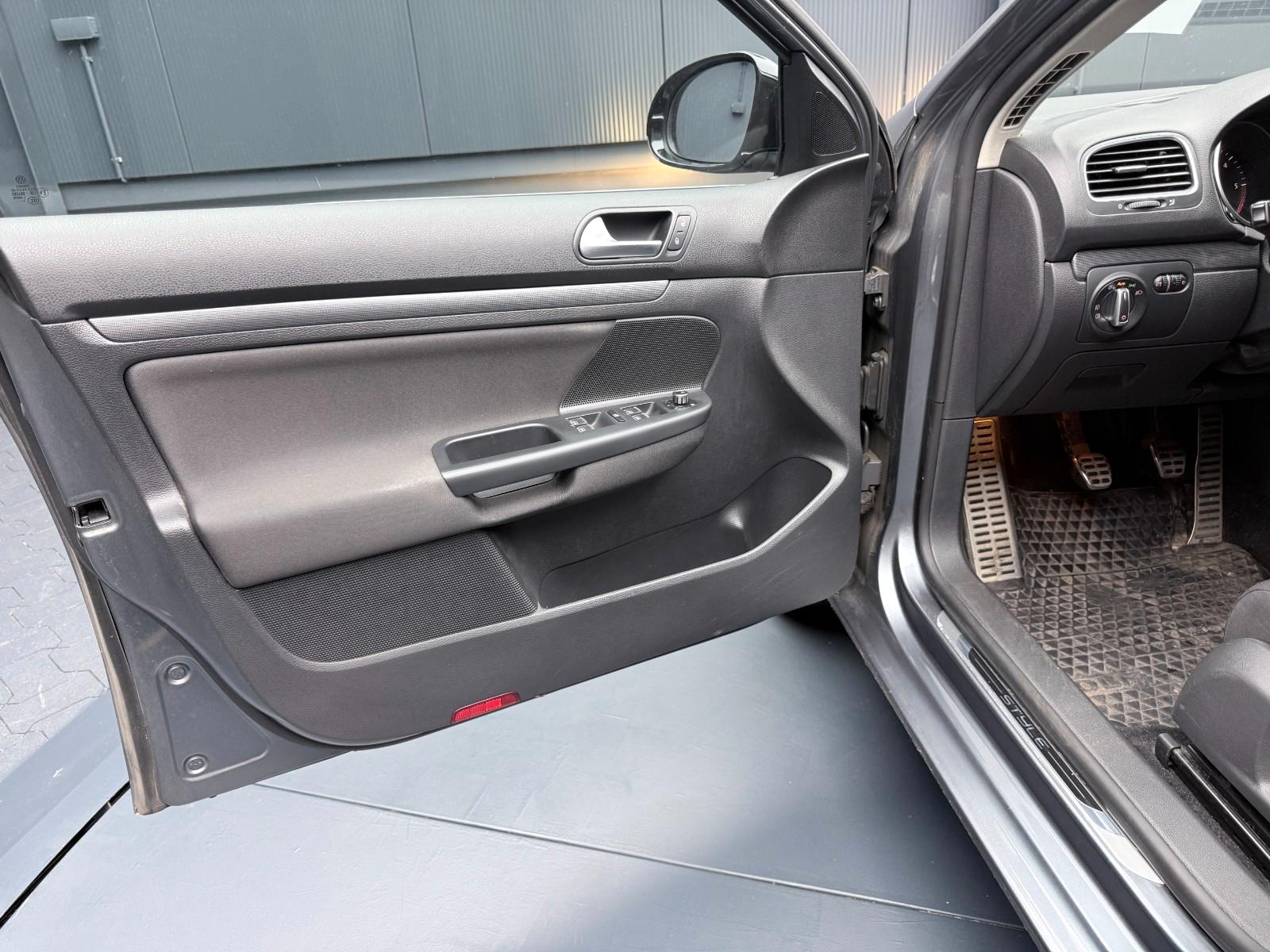 Volkswagen Golf 2011 — photo 9