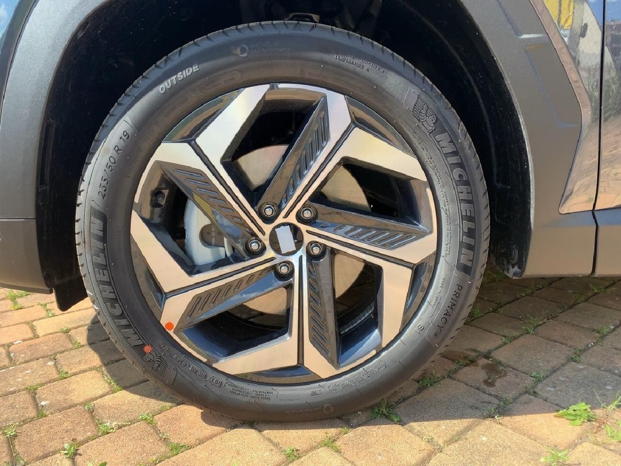 Fahrzeugabbildung Hyundai TUCSON Trend Plug-In Hybrid 4WD*