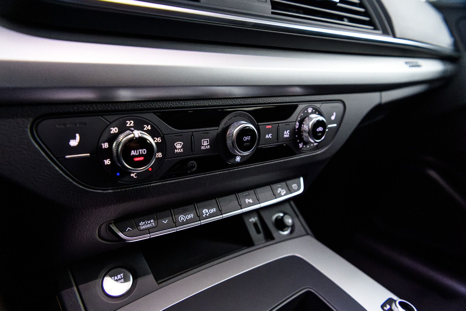 Fahrzeugabbildung Audi Q5 40 TDI quattro S line VIRT/RFK/AHK/SZH