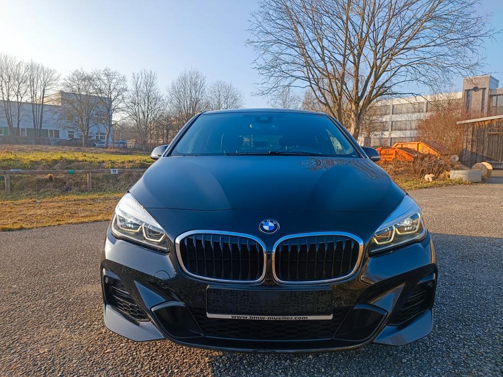 BMW 225