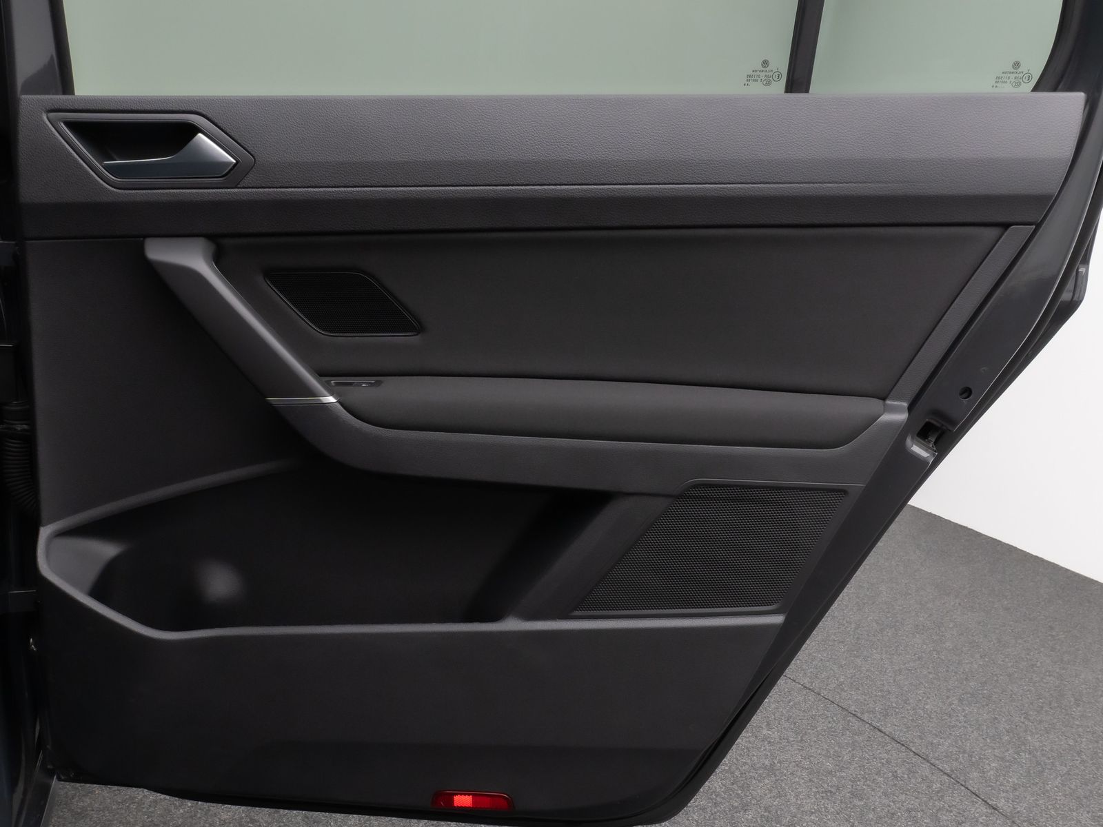 Fahrzeugabbildung Volkswagen Touran 2.0 TDI BMT Navi Stzhz ACC PDC AHK 8fach