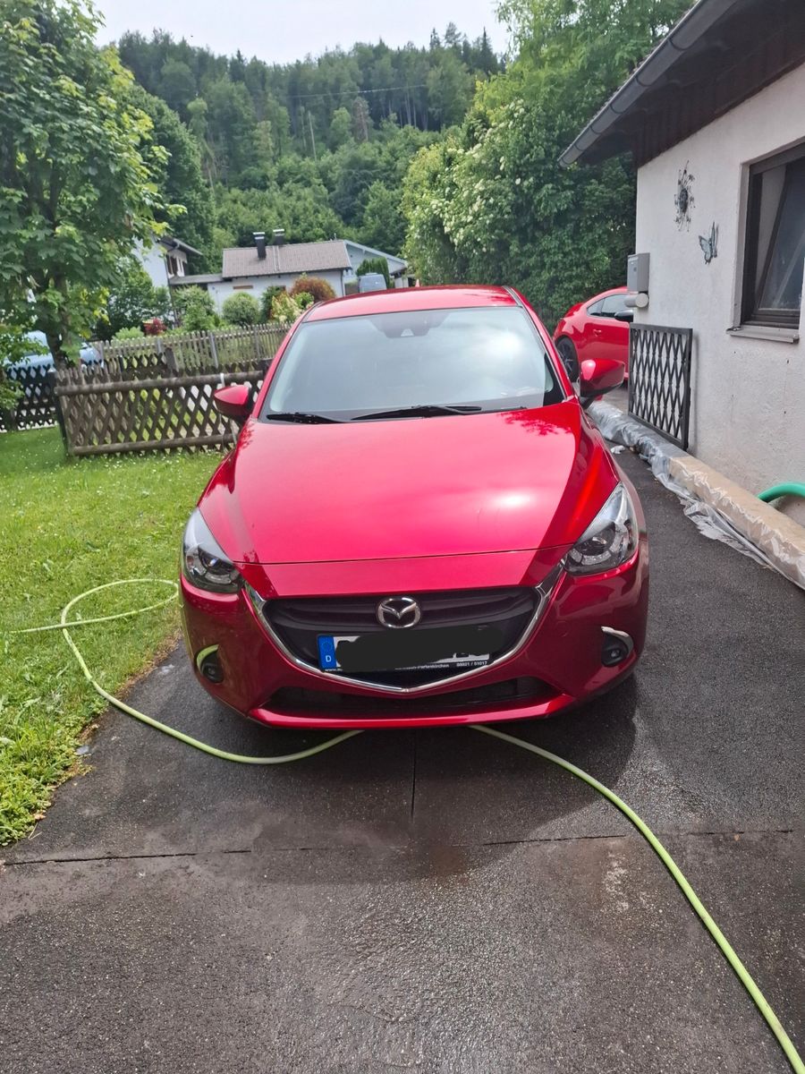 MAZDA 2