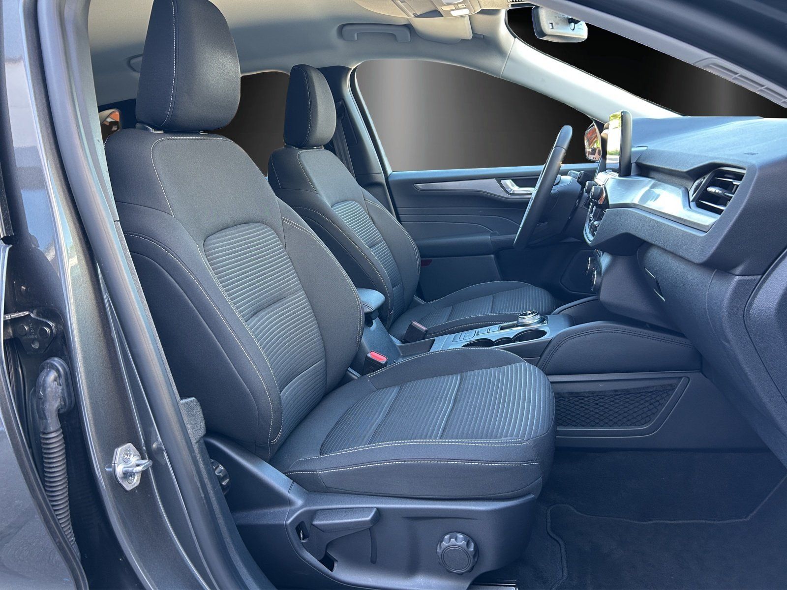 Fahrzeugabbildung Ford Kuga 2.5 PHEV Titanium Aut./KAMERA/SHZ/LHZ/NAVI/