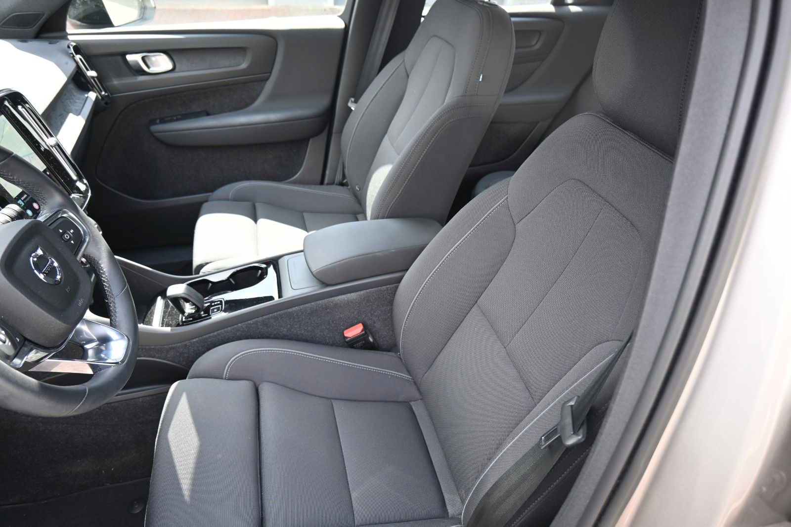 Fahrzeugabbildung Volvo XC40 BEV Plus Single Motor*2WD*WP*RW: 460 KM*