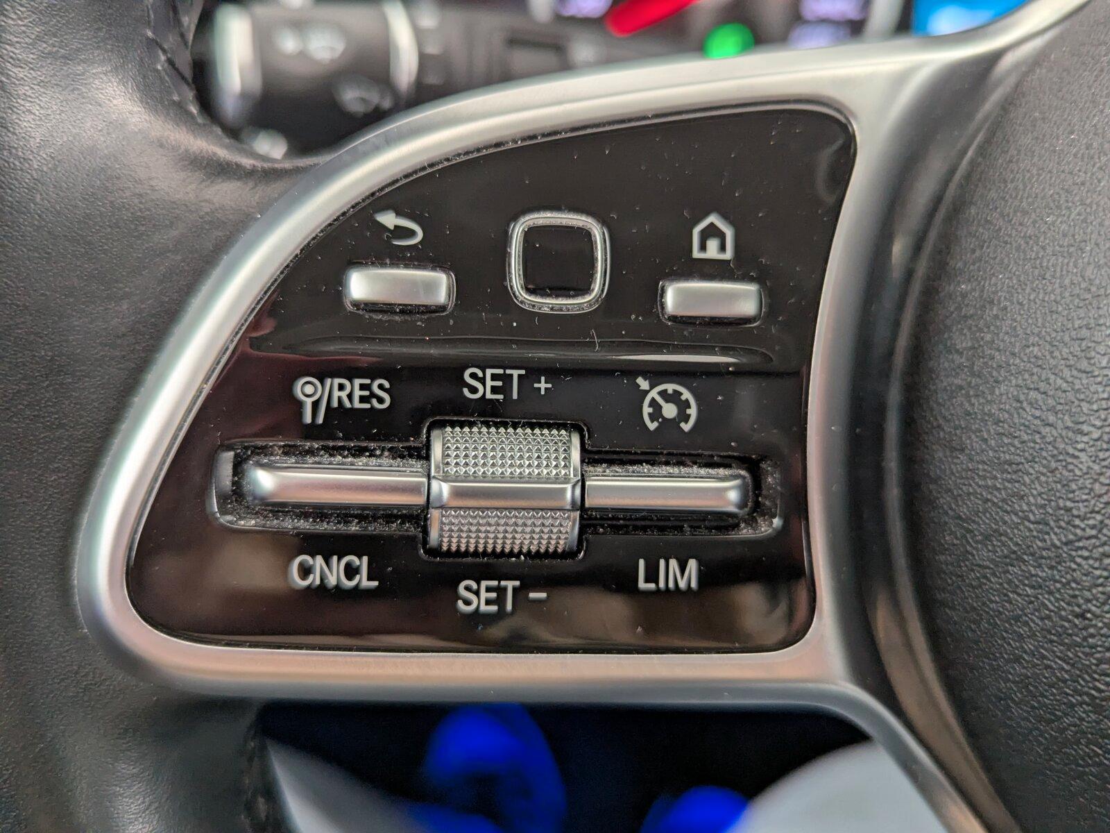 Mercedes-Benz C 300 T Avantgarde LED+NAVI+SHZ+RFK+TEMP+BC/FIS